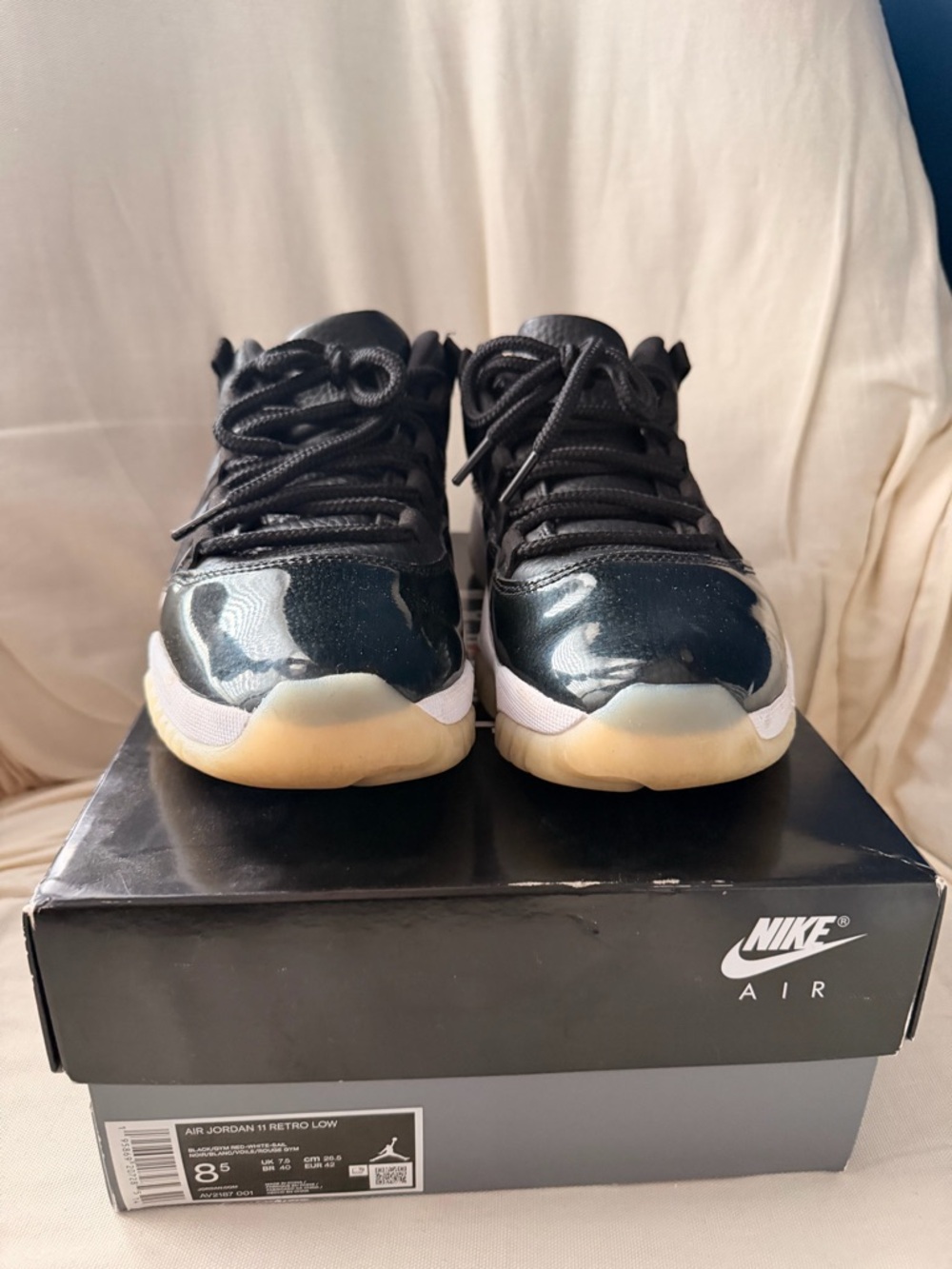 Jordan 11 Retro Low Sneakers